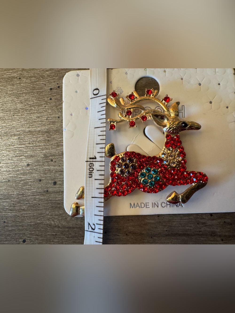 Reindeer Christmas Brooch - Picture 3 of 4